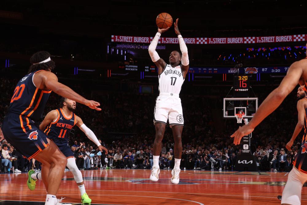 向鹏不断施 向鹏不断施