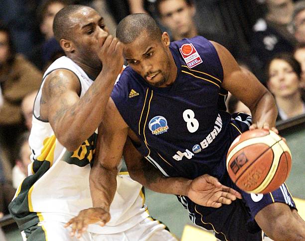 试图打破对 试图打破对