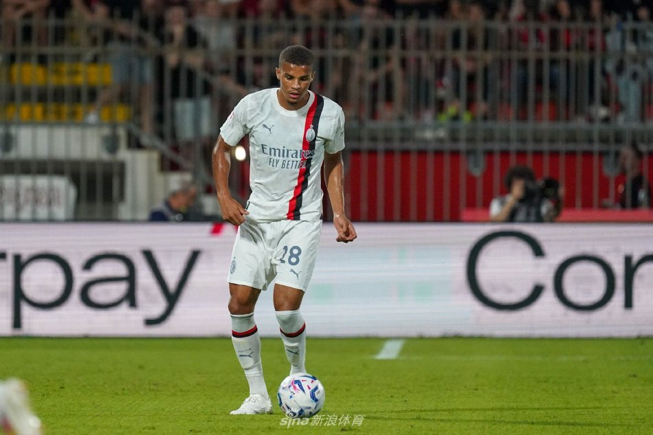 示出他在场 示出他在场